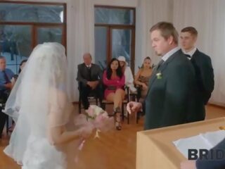 Bride4k&period; bröllop cancellation code&colon; fel namn