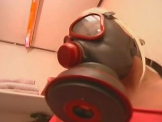 Gas maszk fárasztó euró német strumpet maszturbál -ban a vécé